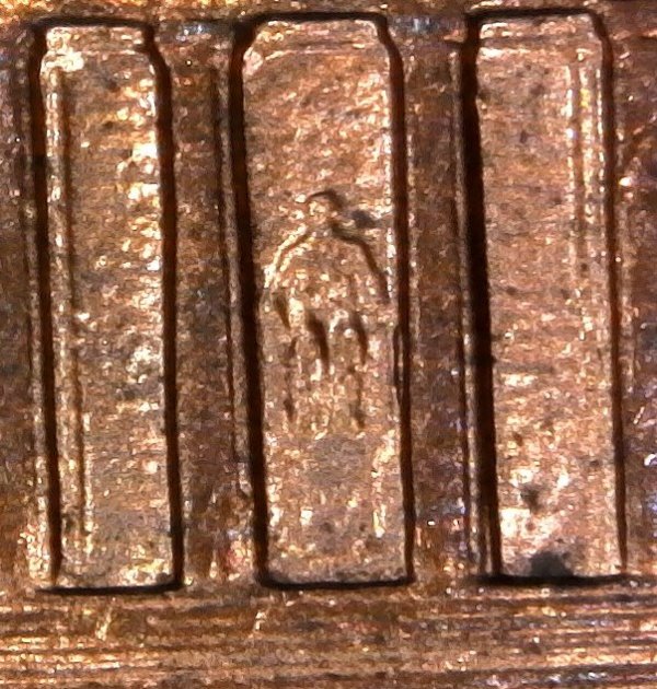 2002-P-Lincoln-Memorial-Cent-With-Nice-Column-Bar-DDR!-To-The-Right
